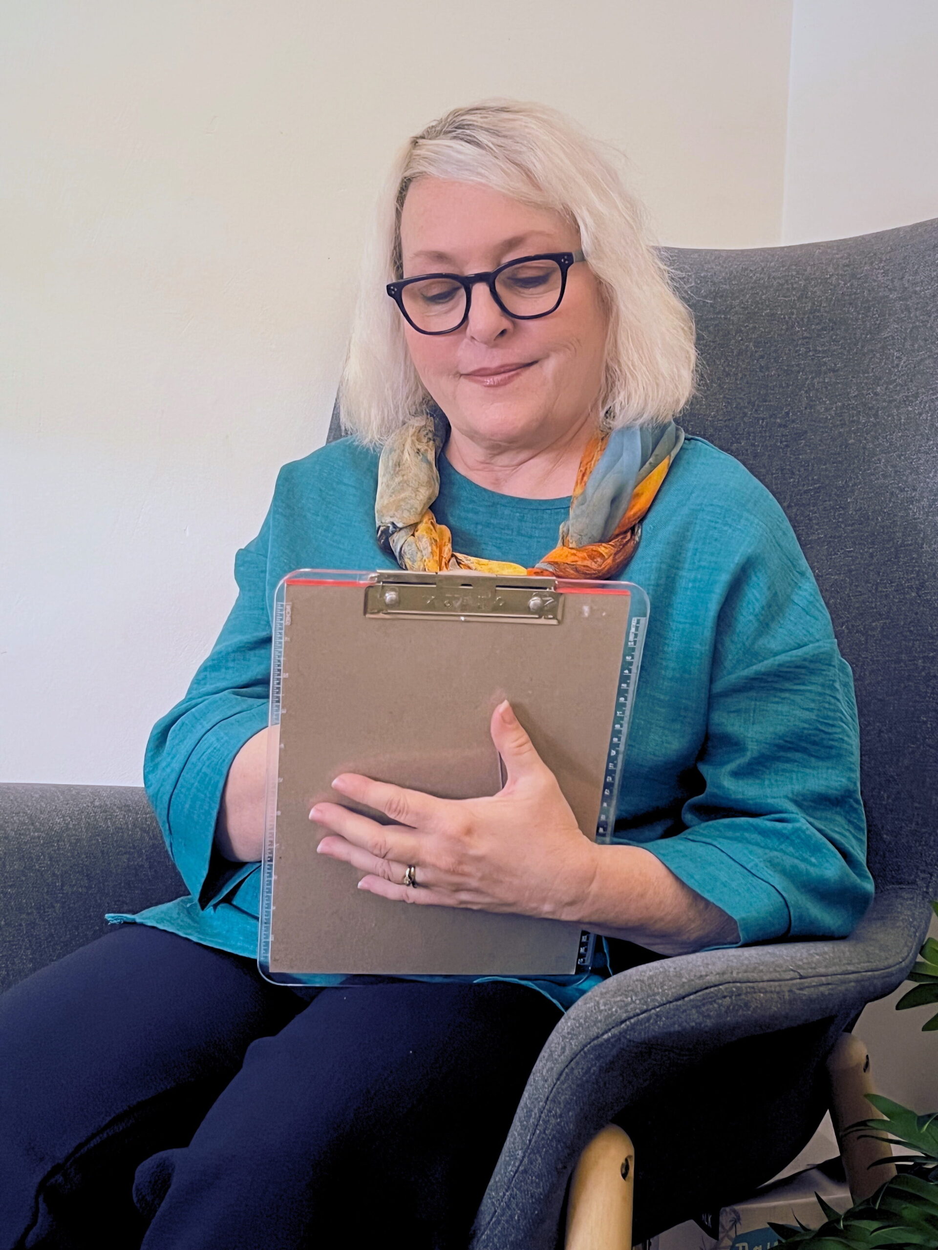 Marianne notetaking
